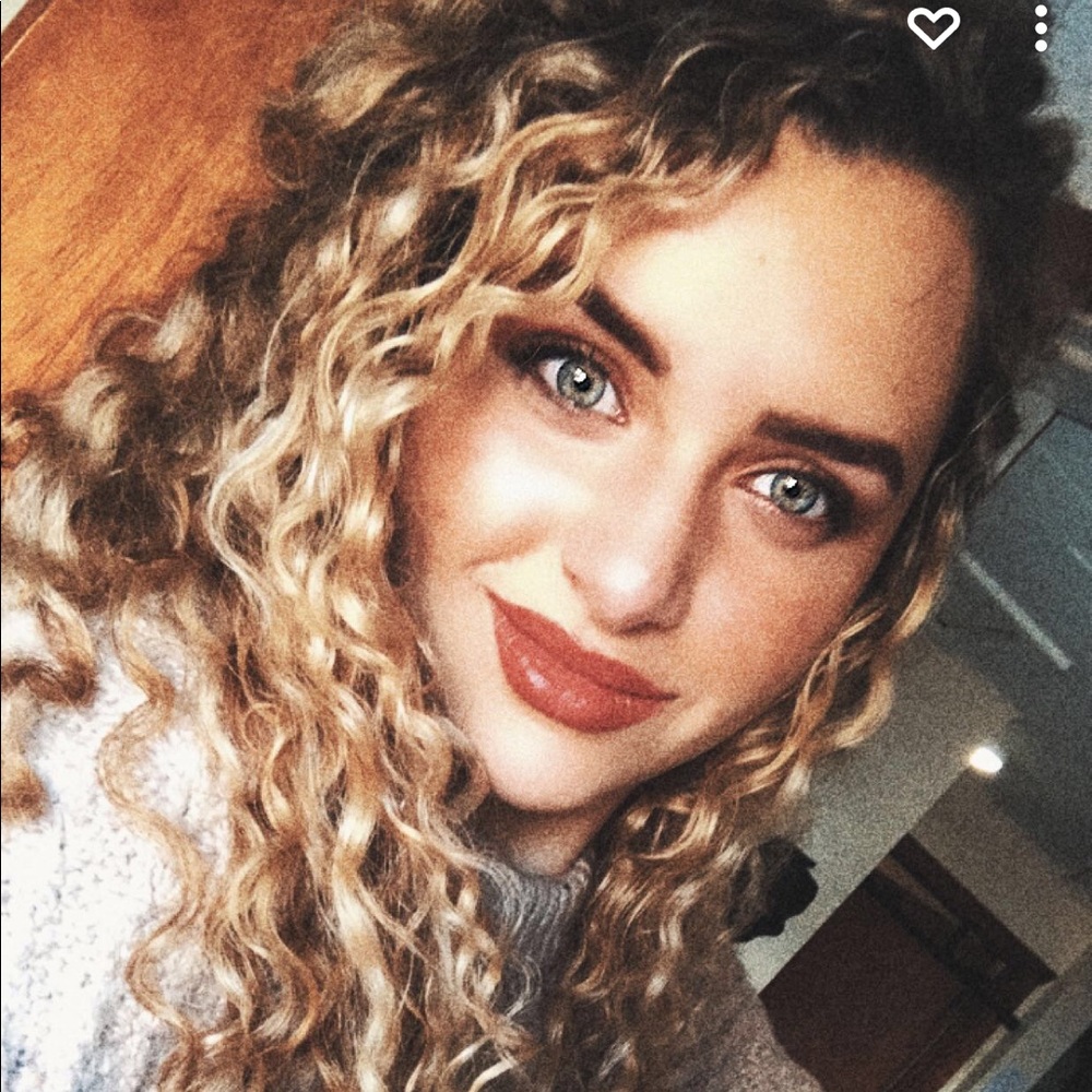 Meet your Posher, Abigail